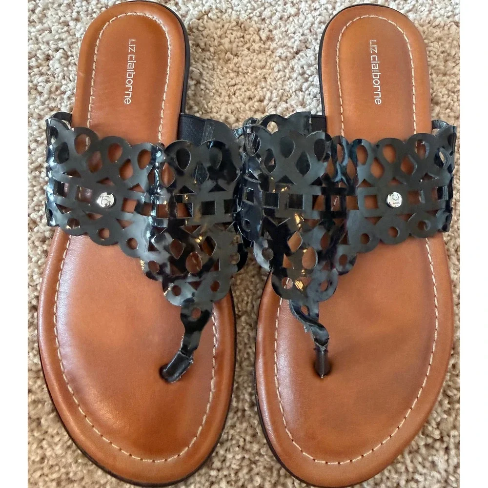 Liz Claiborne Womens Black Patent Laser Cut Thong Sandals‎ Size 7 Flat Slides